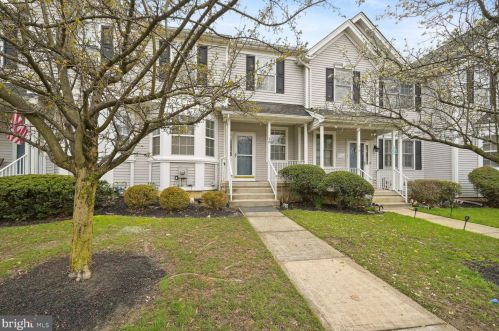 18 Uxbridge Dr, Trenton, NJ 08691-4016