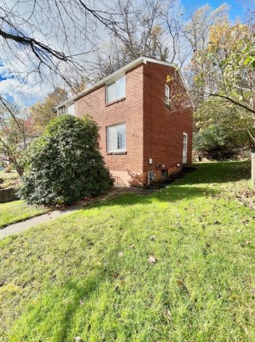 420 Janice Dr, Pittsburgh, PA 15235-3021