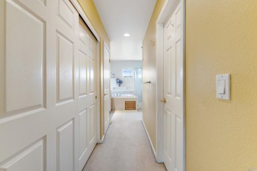 1409 Birdie Dr, Windsor CA  95492-8717 exterior