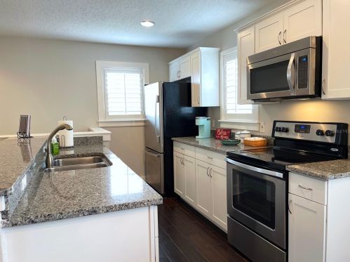 815 Spg Park Loop, Kissimmee FL 34747-4872 exterior