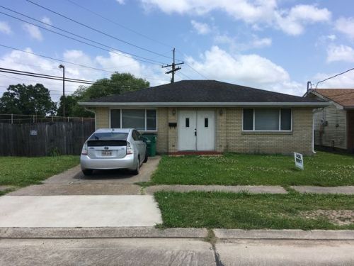1701 Robin Dr, Marrero, LA 70072-3549