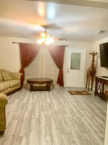 5413 Hickory Dr, Fort Pierce, FL 34982-3840