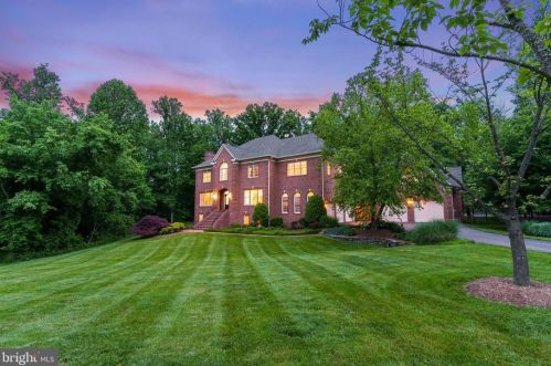 11538 Tralee Dr, Great Falls, VA 22066-1363