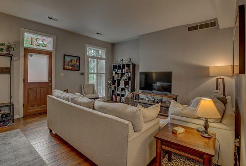 221 Covington Ave, Covington, KY 41011-1413