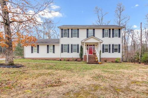 4234 Bluebird Ln, Salem, VA 24153-8054