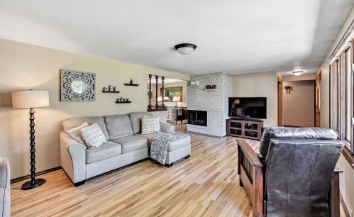 2546 Delwood Dr, Green Bay, WI 54302-4810