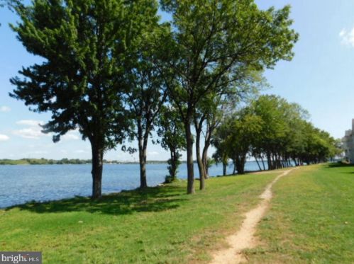 6007 Riverfront Dr, Palmyra NJ  08065-2147 exterior