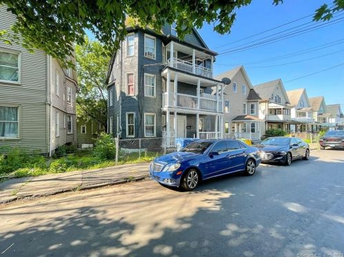 7 Ridgewood St, Waterbury CT  06710-1938 exterior