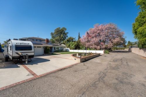 968 Old Orchard Ln, Orange, CA 92867-5741