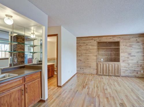 16003 Loyola Dr, Denver CO 80013-3355 exterior