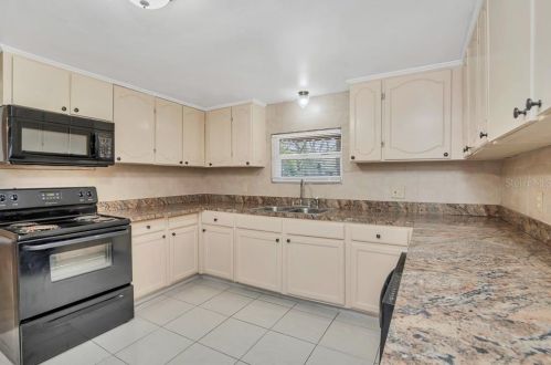 1336 Orange St, Apopka FL 32703-4440 exterior