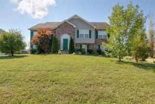 3525 Clearwater Dr, Clarksville, TN 37042-4549