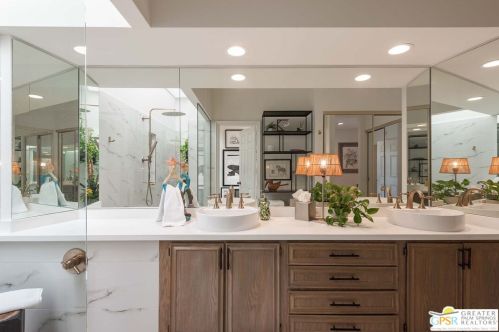 4 Vista Loma Dr, Rancho Mirage CA  92270-2959 exterior