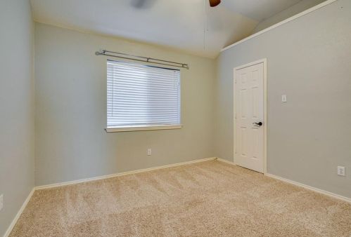 713 Sierra Ln, Lewisville TX  75028-7186 exterior