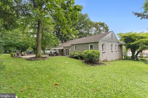 2316 Coles Blvd, Norristown PA  19401-1975 exterior