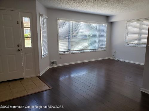 114 Northrup Dr, Bricktown, NJ 08724-2063