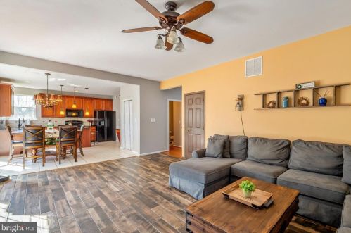 205 Beech Ln, Swedesboro NJ  08085-4033 exterior