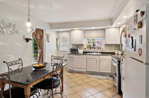 670 Secor Rd, Hartsdale NY  10530-1360 exterior