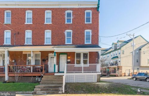 128 Green St, Downingtown, PA 19335-3018