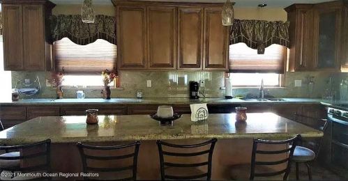 35 Claremont Dr, Bricktown, NJ 08723-7311