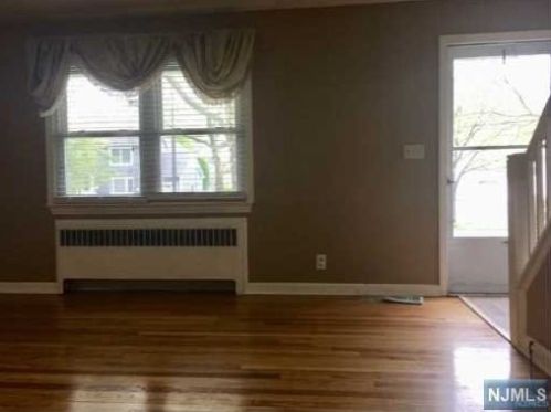 671 Delaware Ave, Ridgewood NJ  07450-5501 exterior