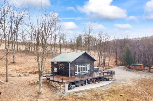 2142 Scullton Rd, Rockwood, PA 15557-8160