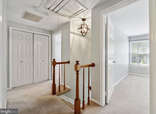 11831 Parliament Dr, Woodbridge VA  22192-1006 exterior