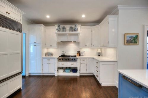 30 Elm Pl, New Canaan CT  06840-6305 exterior