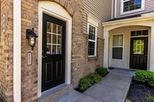 451 Southwind Ln, Covington, KY 41016-1715