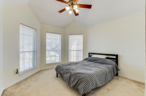 402 Old York Rd, Irving TX 75063-4248 exterior