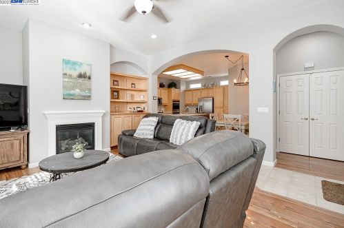 1677 Red Sky Way, Ripon CA  95366-9349 exterior