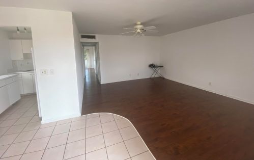 516 Saxony K, Delray Beach FL  33446-1042 exterior