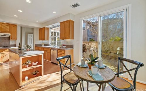 600 Landmark Ln, Redwood City CA  94065-2888 exterior