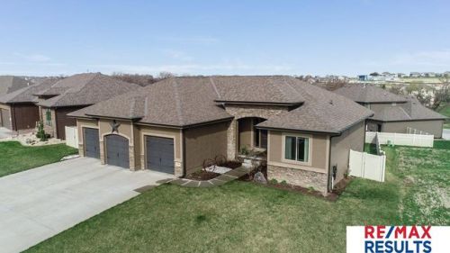 7006 193rd St, Gretna, NE 68028-4379
