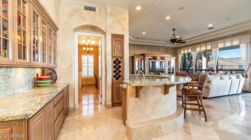 15645 7 St, Phoenix AZ 85014-4142 exterior