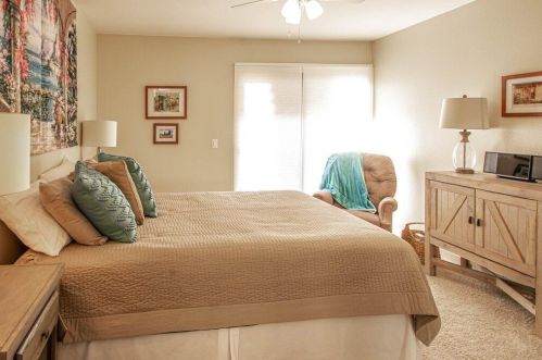 69970 Los Cocos Ct, Rancho Mirage CA  92270-2136 exterior