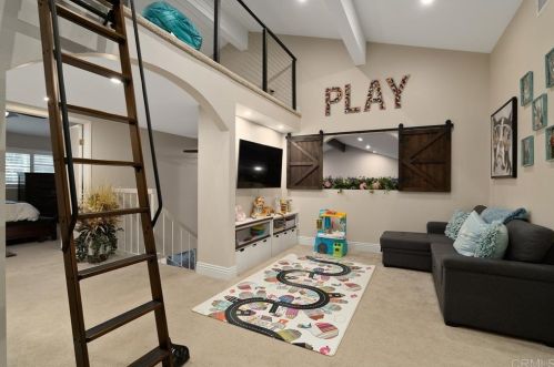 5394 Bloch St, San Diego CA 92122-4015 exterior