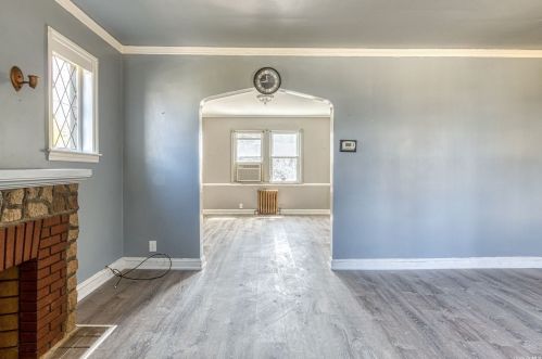 56 Wellington Rd, Floral Park NY  11003-1414 exterior