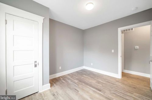 430 Manor Rd, Beverly NJ  08010-1028 exterior