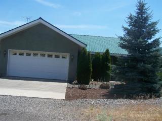 1360 101st St, Eagle Crest, OR 97756-8262