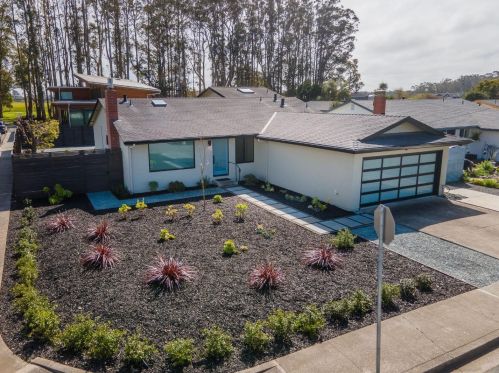 480 Grove St, Princeton By The Sea, CA 94019-2008