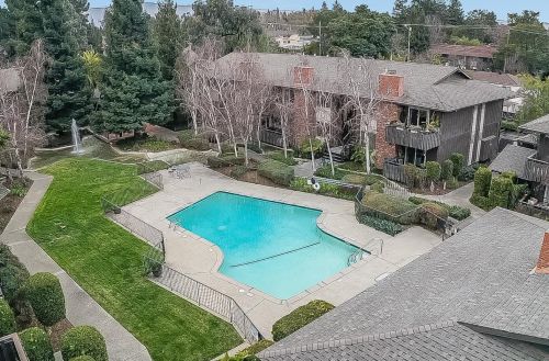 100 Middlefield Rd, Mountain View CA  94043-3860 exterior