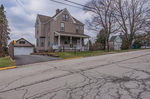 518 Main St, Youngstown, PA 15696-1001