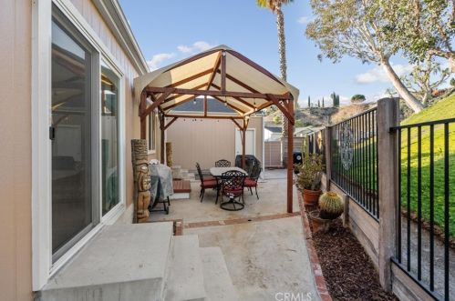 20077 Summit View Ct, Santa Clarita CA  91351-5709 exterior