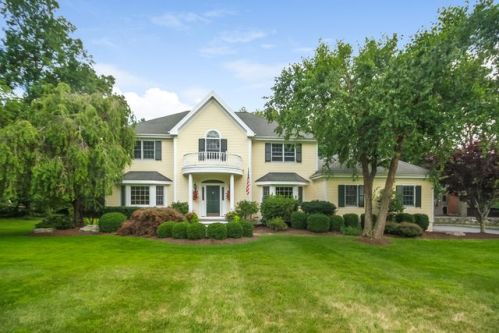 5 Mountain View Dr, Somers Town, NY 10589-2908