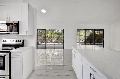 6 Baytree Cir, Boynton Beach, FL 33436-9113