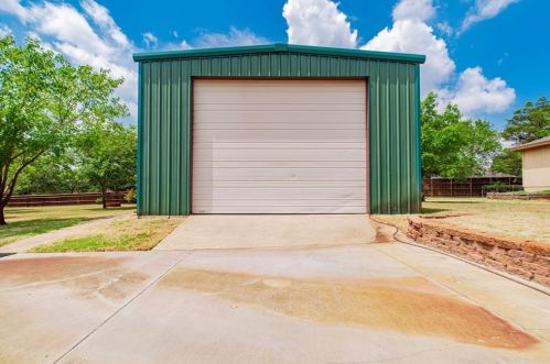 499 Curtis Rd, Burleson, TX 76028-1349
