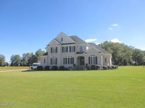 2660 Berry Hill Ct, Grimesland, NC 27837-8617