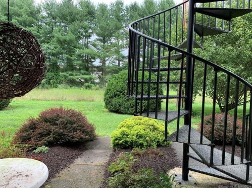 32 Candlewood Lake Rd, Northville, CT 06776-4579