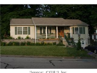 166 Smith St, Groton, CT 06340-4029